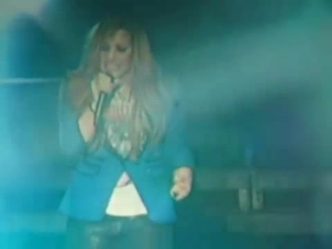 Demi Unbroken Live In Panama (4219)
