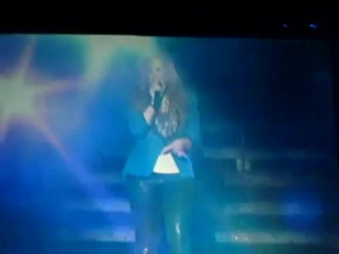 Demi Unbroken Live In Panama (4296)