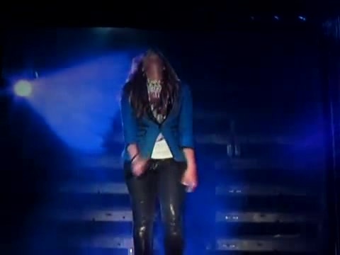 Demi Unbroken Live In Panama (4327)