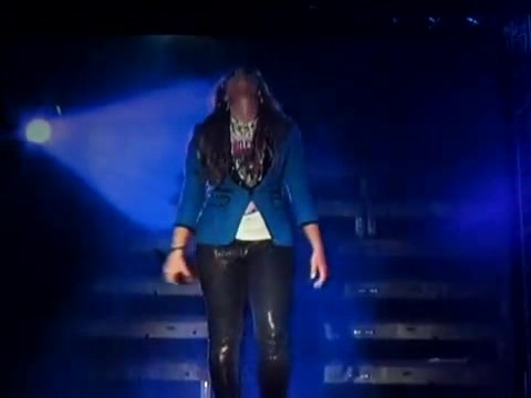 Demi Unbroken Live In Panama (4334)