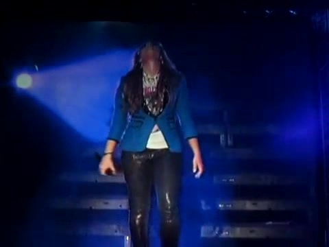 Demi Unbroken Live In Panama (4335)