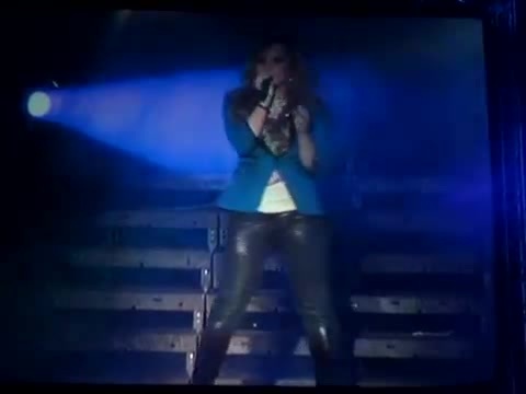 Demi Unbroken Live In Panama (4384)