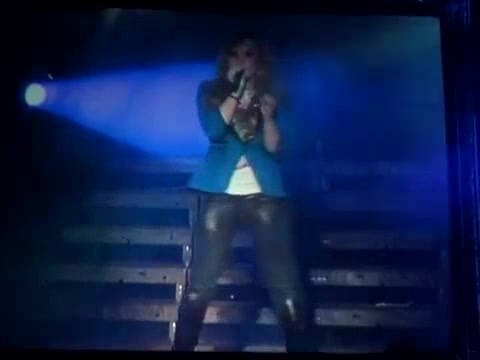 Demi Unbroken Live In Panama (4386)