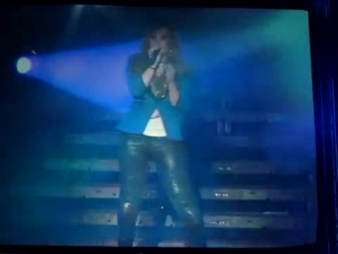 Demi Unbroken Live In Panama (4392)