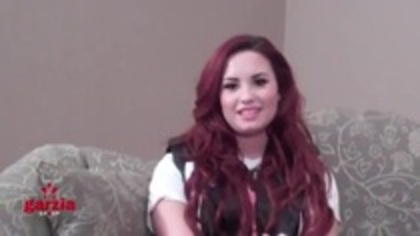 Demi Lovato Send A Message To Paraguay Lovatics (33)