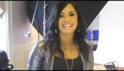 Demi Lovato Thank You For My Popstar Award (2) - Demi Thank You For My Popstar Award