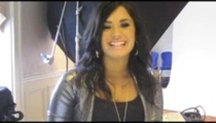 Demi Lovato Thank You For My Popstar Award (3)