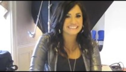 Demi Lovato Thank You For My Popstar Award (23)