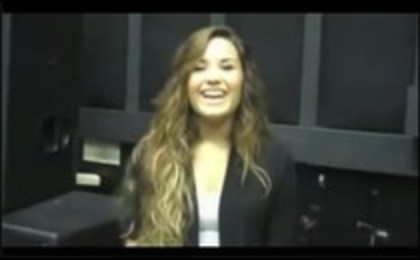 Demi Lovato Teases Some Of Her Tour Dances (4) - Demi Teases Some Of Her Tour Dances