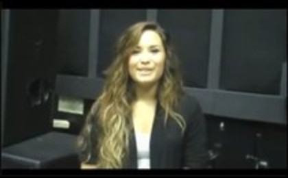Demi Lovato Teases Some Of Her Tour Dances (7) - Demi Teases Some Of Her Tour Dances