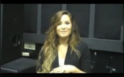 Demi Lovato Teases Some Of Her Tour Dances (11) - Demi Teases Some Of Her Tour Dances