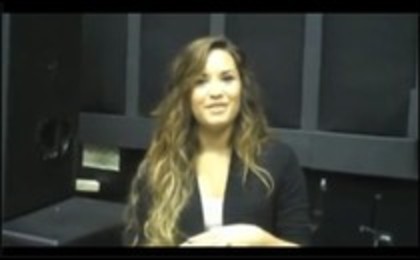 Demi Lovato Teases Some Of Her Tour Dances (12) - Demi Teases Some Of Her Tour Dances