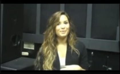 Demi Lovato Teases Some Of Her Tour Dances (14) - Demi Teases Some Of Her Tour Dances