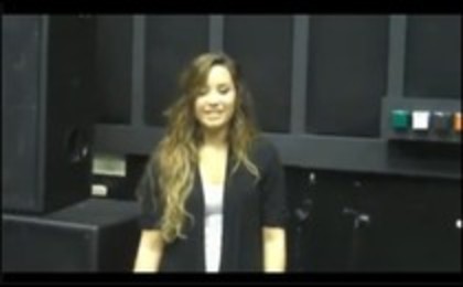 Demi Lovato Teases Some Of Her Tour Dances (73)