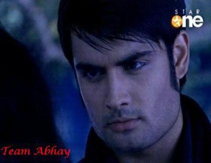 301106_206646496055955_138320062888599_521781_6260552_n - Abhay Raichand