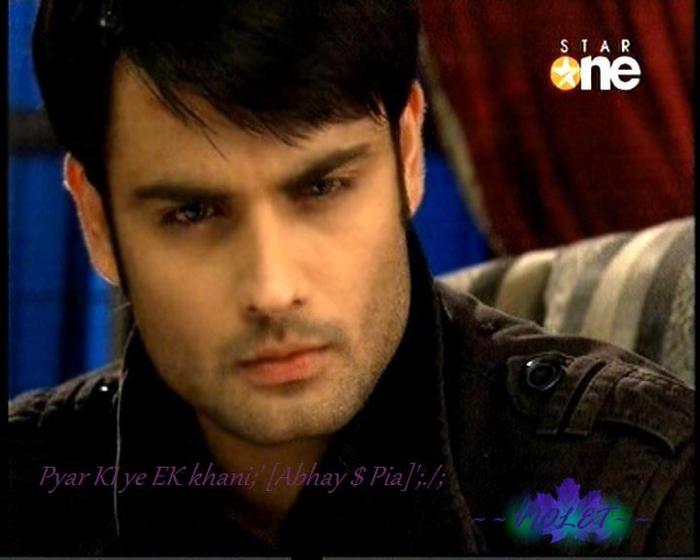 312053_214975378569606_181810975219380_538607_1563024608_n - Abhay Raichand