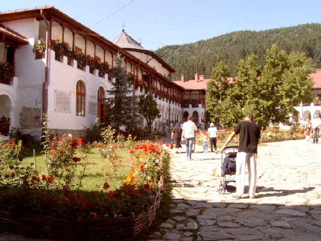 3 - MANASTIREA VARATEC