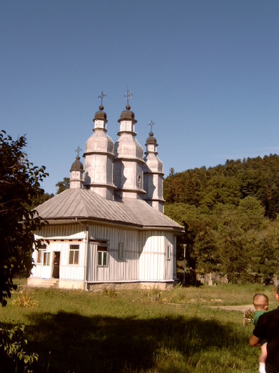 SCHITUL POCROV - MANASTIREA ICOANA