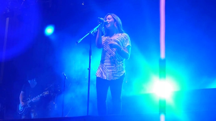 My Love Is Like A Star - Demi Lovato - Panama City_ April 13th. 0007 - Demi - Singing My Love Like A Star Live In Panama City
