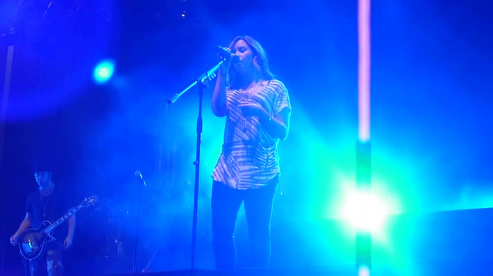 My Love Is Like A Star - Demi Lovato - Panama City_ April 13th. 0194