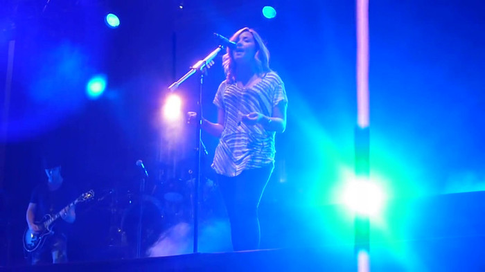 My Love Is Like A Star - Demi Lovato - Panama City_ April 13th. 0486 - Demi - Singing My Love Like A Star Live In Panama City