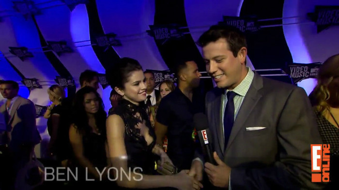 bscap0001 - Selena Gomez-2011 VMAs Interview