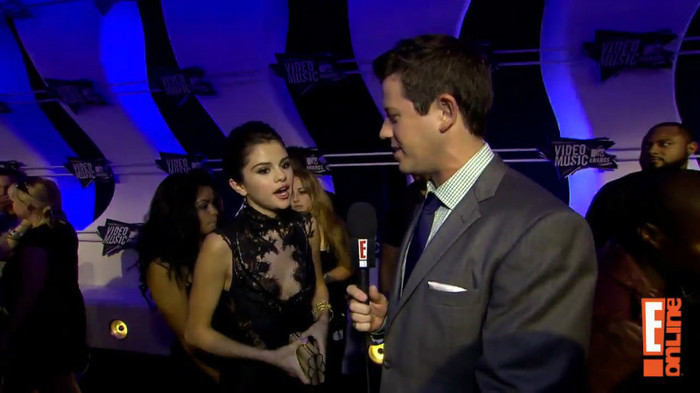 bscap0005 - Selena Gomez-2011 VMAs Interview