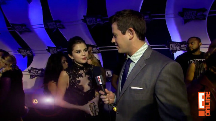 bscap0006 - Selena Gomez-2011 VMAs Interview