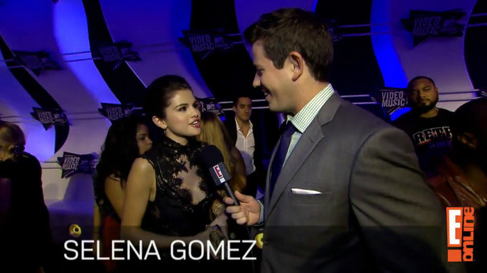 bscap0009 - Selena Gomez-2011 VMAs Interview