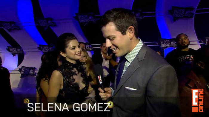 bscap0010 - Selena Gomez-2011 VMAs Interview