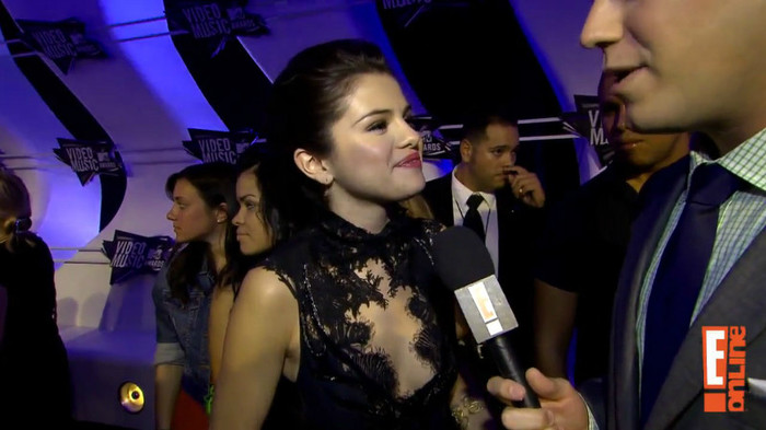 bscap0016 - Selena Gomez-2011 VMAs Interview