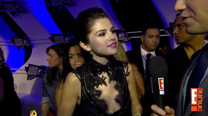 bscap0018 - Selena Gomez-2011 VMAs Interview