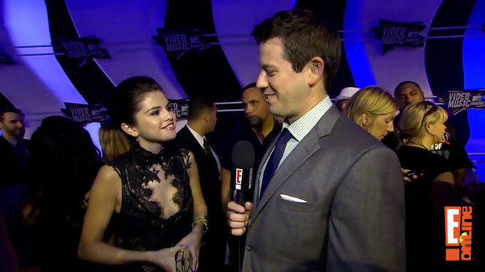 bscap0143 - Selena Gomez-2011 VMAs Interview