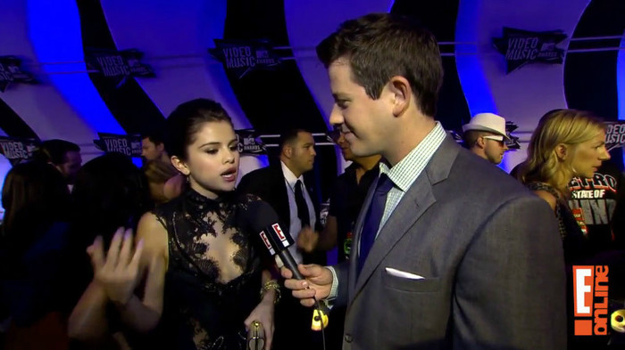 bscap0155 - Selena Gomez-2011 VMAs Interview