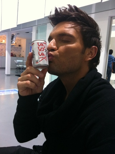  - Julian Gil