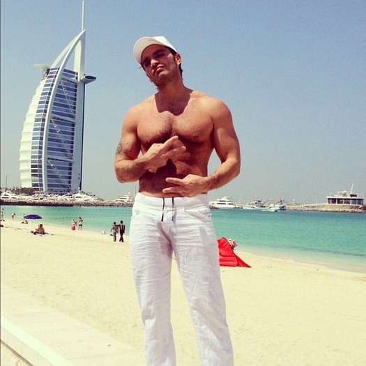  - Julian Gil