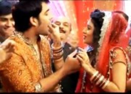 373842_257537684305776_128078377251708_740526_1419789172_a - De ce