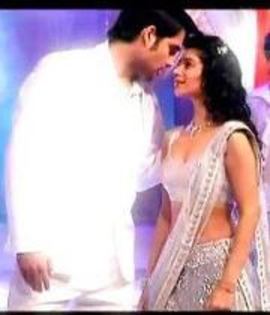 389537_255894401136771_128078377251708_735992_1152330120_a - De ce