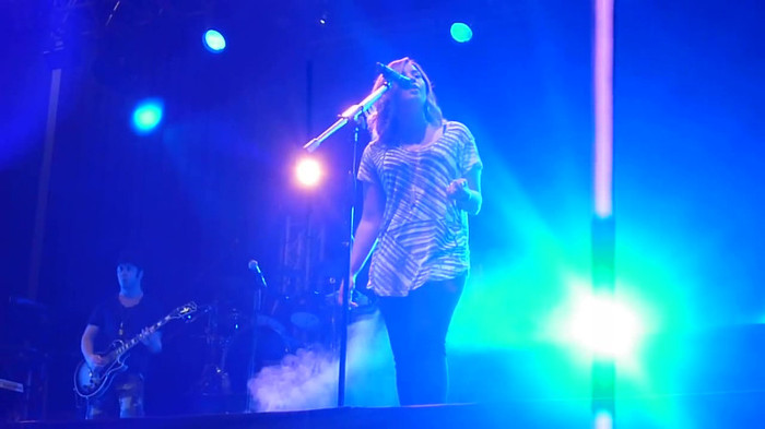 My Love Is Like A Star - Demi Lovato - Panama City_ April 13th. 1011 - Demi - Singing My Love Like A Star Live In Panama City Part oo2