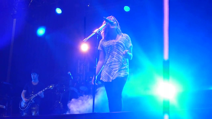 My Love Is Like A Star - Demi Lovato - Panama City_ April 13th. 1017 - Demi - Singing My Love Like A Star Live In Panama City Part oo2