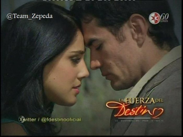 64439328_YKFMMLI3 - xxDavid Zepeda si Sandra Echeverriaxx