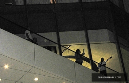 normal_013 - Demitzu - 16 04 2012 - Greets fans from the Westin De San Isidro hotel balcony in Lima Peru