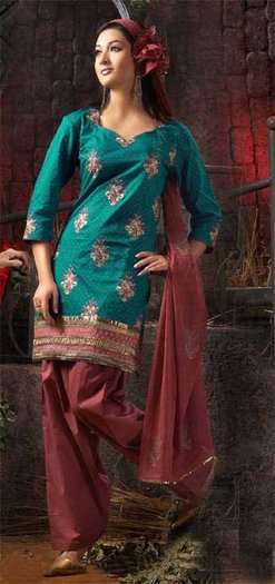 167826_10150093064408394_186537938393_6114645_2427394_n - SALWAR KAMEEZ