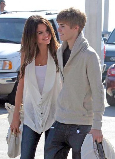 selena-gomez-justin-bieber-2[1]