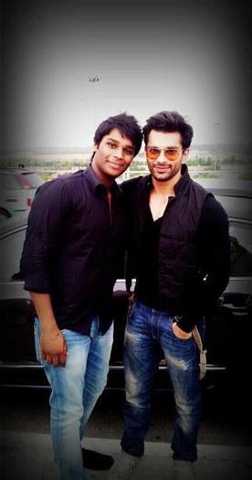 305604_294763233936275_107535532659047_687265_910701574_n - Karan Singh Grover la Summer Jam