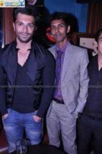 548506_294762557269676_107535532659047_687242_181073973_n - Karan Singh Grover la Summer Jam