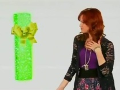 54910605_KKOYHQM2 - poze debby ryan