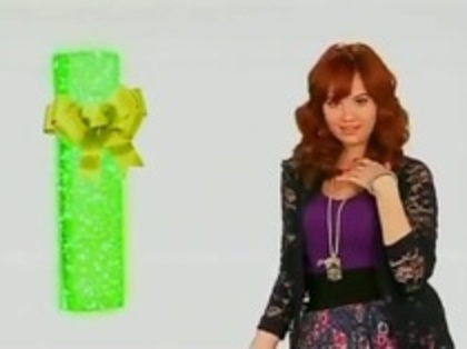 54910610_RKGSJJN2 - poze debby ryan