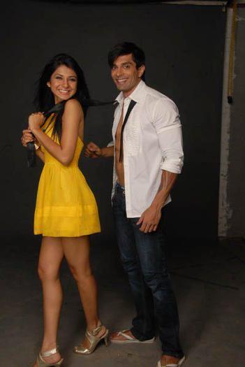 317519_252763671436075_137601739618936_730835_14305138_n - KaJen Photoshot