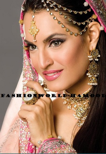 Designer-Hina-Khan-Bridal-Wear-Collection-2011-03 - Podoabe indiene 2012
